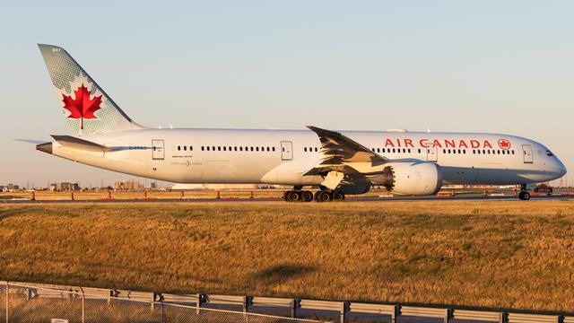 C-FRSO::Air Canada